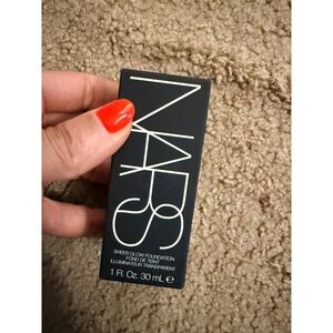 NIB NARS Sheer Glow Foundation Light 3 GOBI